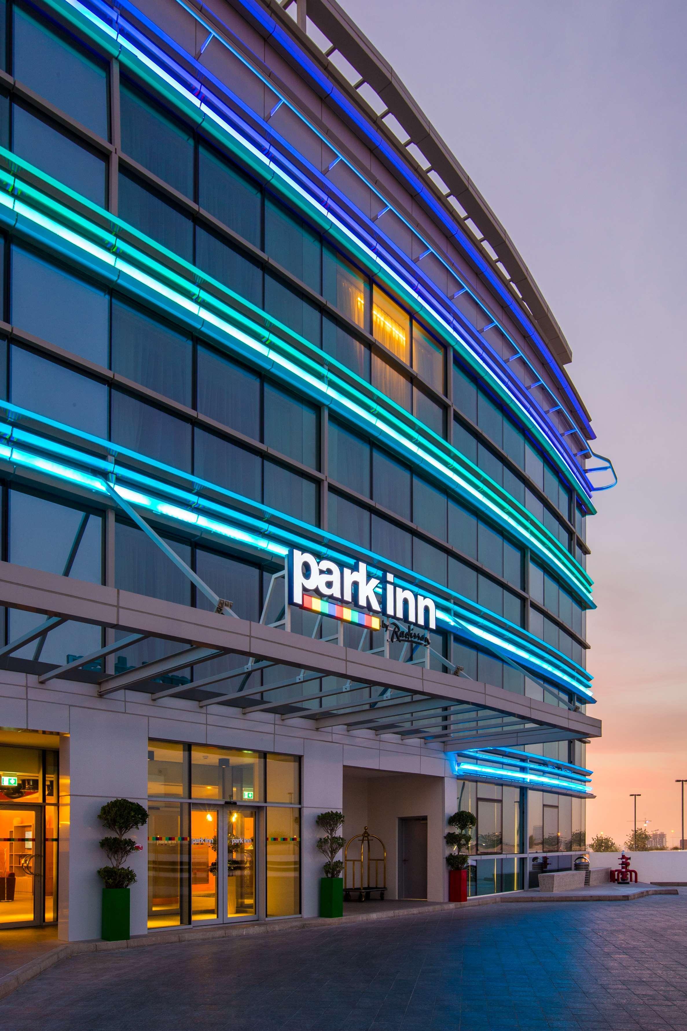 Park Inn By Radisson Dubai Motor City Екстер'єр фото